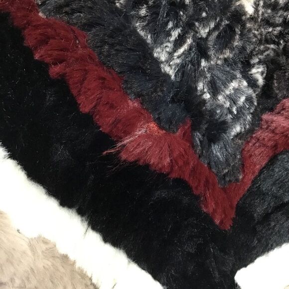 Faux fur fluffy coat cardigan warm cozy zigzag pattern red black cream size M/L - Picture 7 of 7